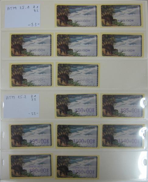 0265 (66).jpg -     Lote:    265      Colecção Especializada - Etiquetas      Lotes Especiais       Descrição:      1981/2010 &mdash; Etiquetas.   Coleção composta por 12 álbuns com etiquetas desde percursoras e Framas até 2010, com provas, erros, FDC's, etiquetas novas e usadas, sobrescritos circulados, variedades de impressão e papéis. Importante estudo. Lote a ver.        Lote ETQ       Valor Base:     &euro; 3000,00     Valor Venda:     &euro;      